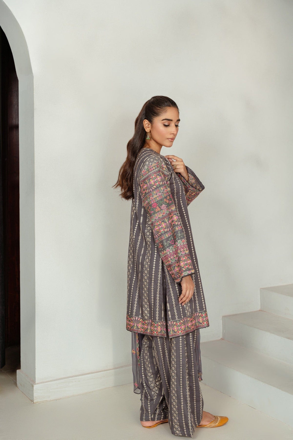 Taana Baana | Manzil Winter |  B3401B - Riwayat-e-Khas