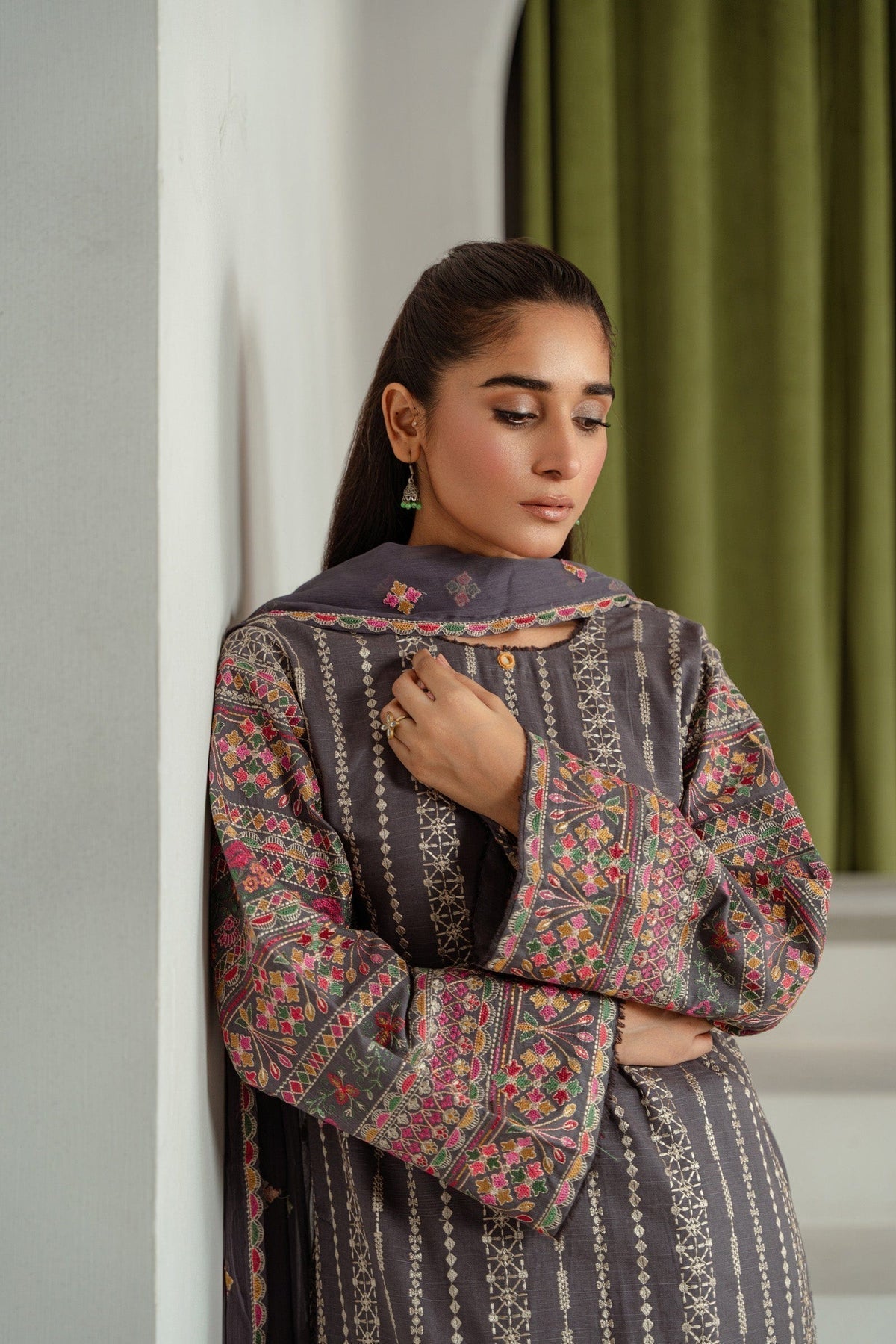 Taana Baana | Manzil Winter |  B3401B - Riwayat-e-Khas