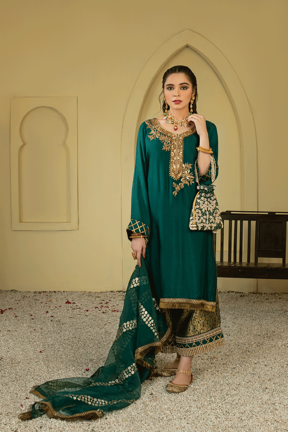 Leon | Leon Luxe Collection | MEHRUNISA - Riwayat-e-Khas