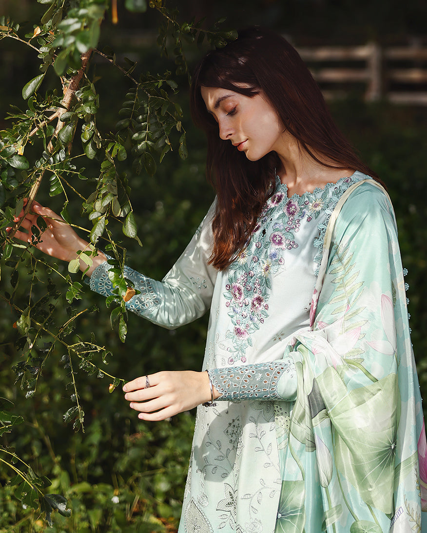 Mushq | Solace | Ombre Chikankari | Tranquil Muse