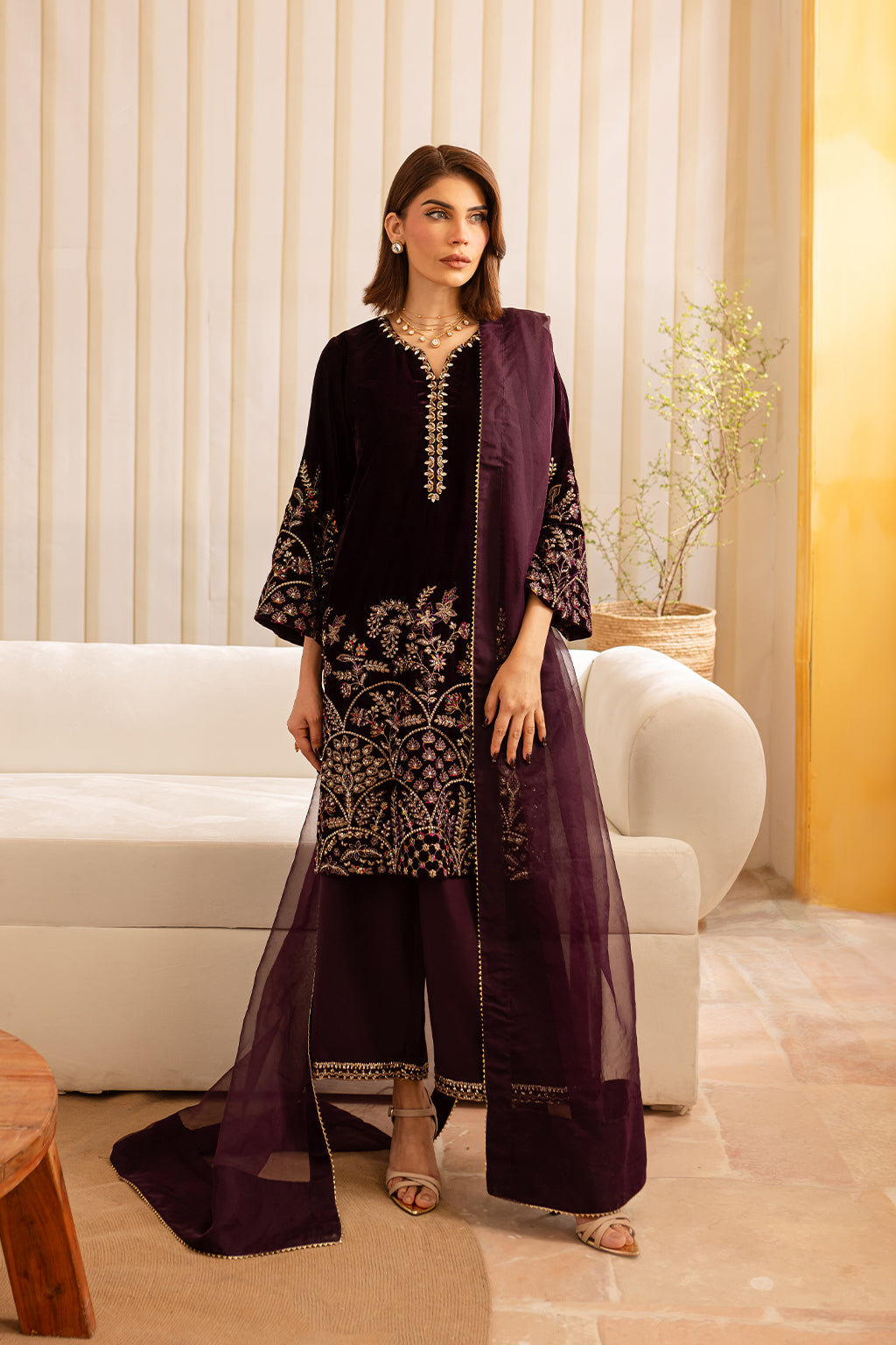 Vanya | Velvet Formals 24 |  KV-52 - Riwayat-e-Khas
