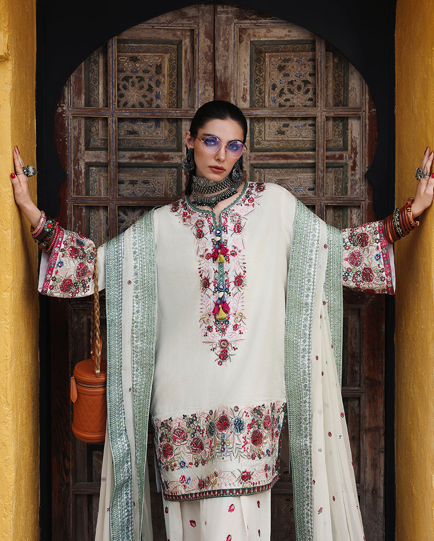 Mushq | Nuvera | Rawsilk | Vivienne Rose