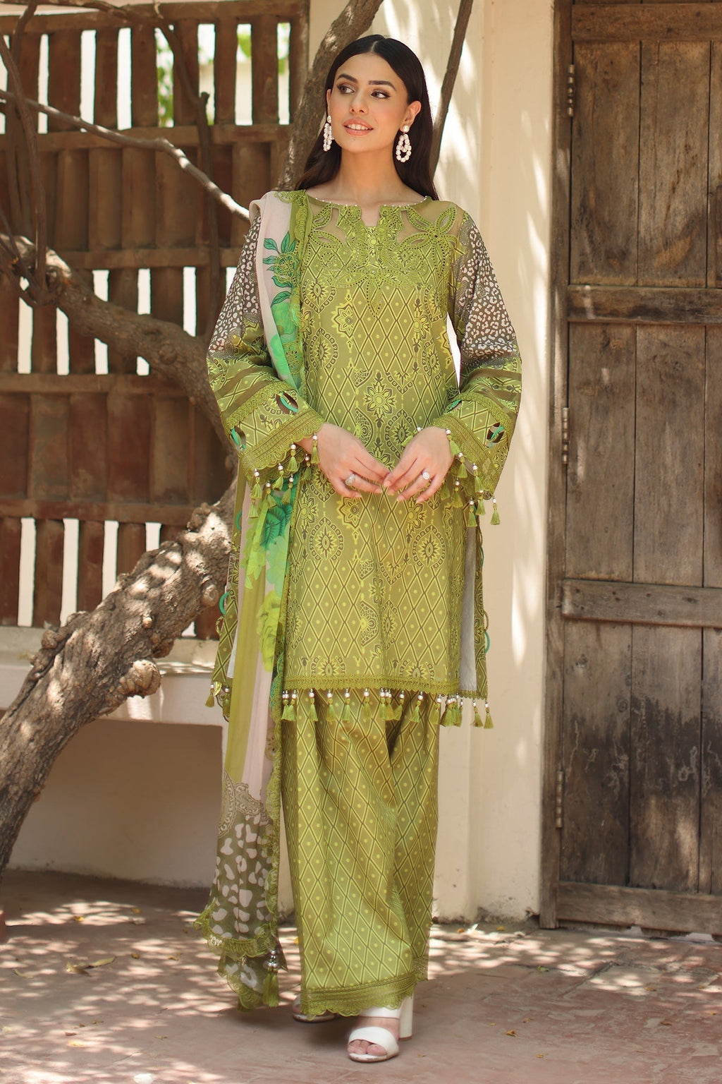 Charizma | Aniq Lawn | AN6-08