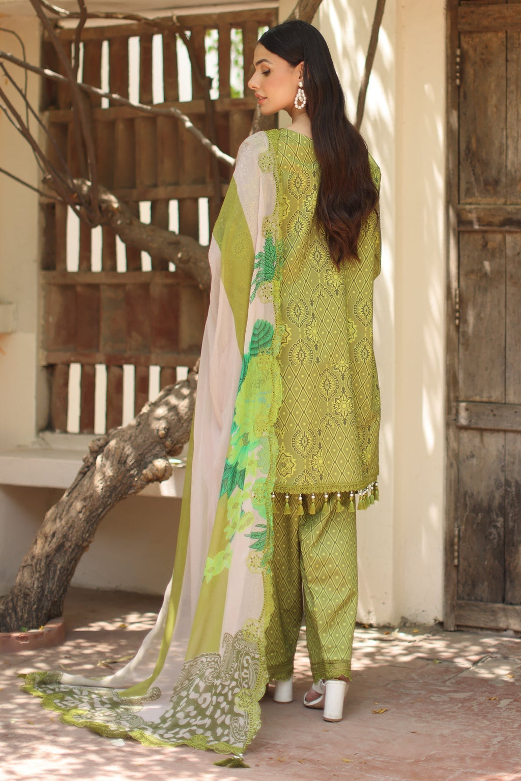 Charizma | Aniq Lawn | AN6-08