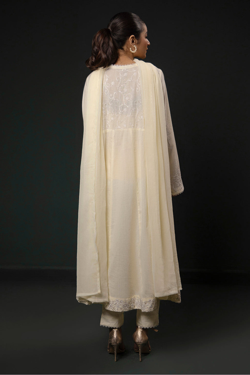 Zellbury | Summer Pret | Embroidered Kurta Dupatta Trouser - 3332 - Libasekhas