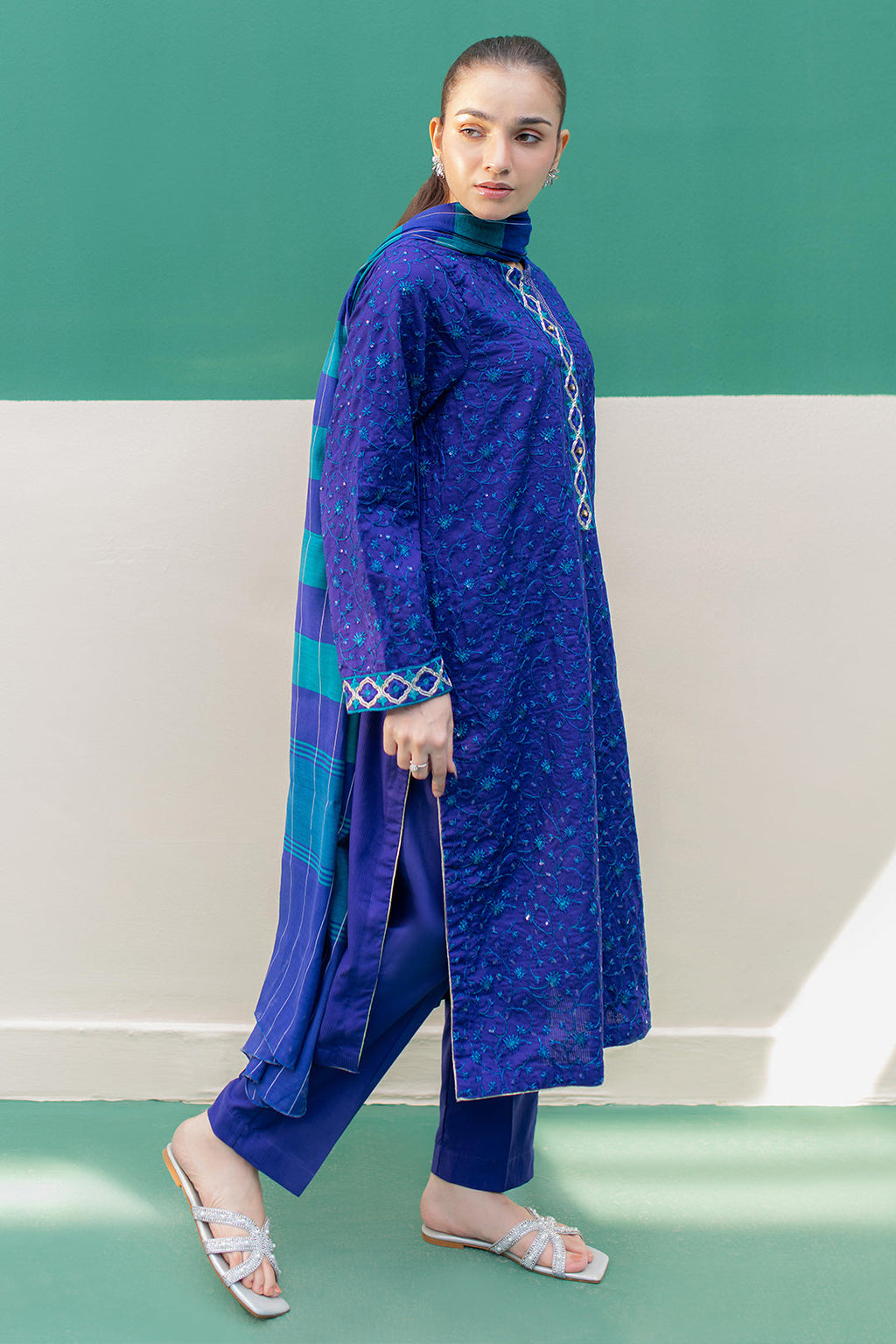 Zellbury | Summer Pret | Embroidered Kurta Dupatta Trouser - 2004 - Libasekhas