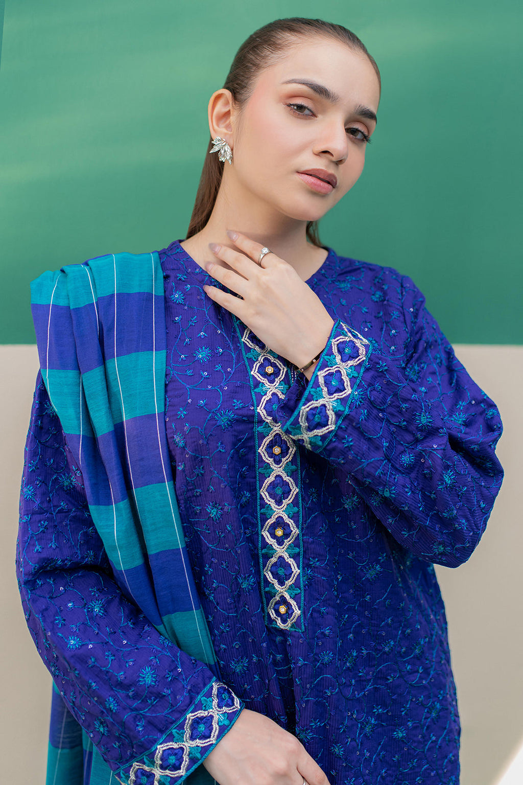 Zellbury | Summer Pret | Embroidered Kurta Dupatta Trouser - 2004 - Libasekhas