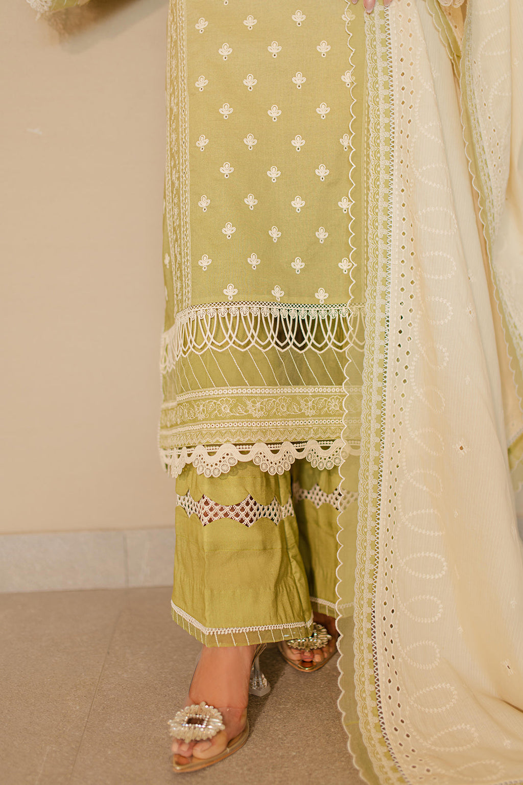 Zellbury | Unstitched 3 Piece Chikankari | Embroidered Shirt Shalwar Dupatta - 0702 - Libasekhas