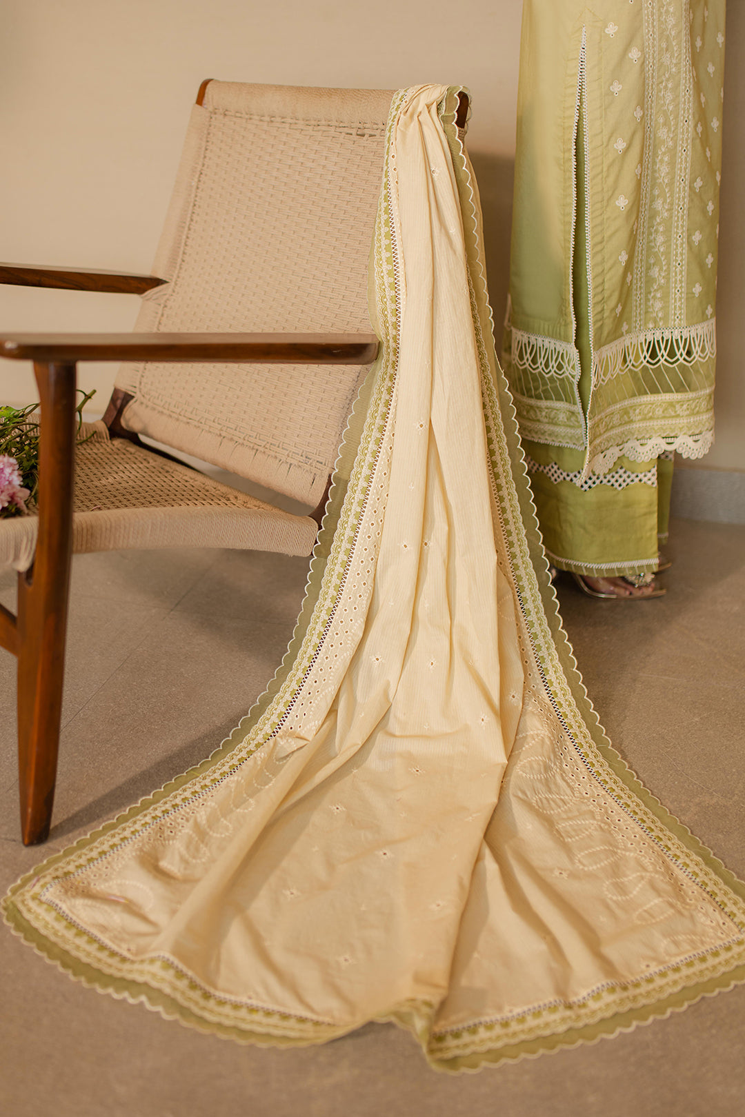 Zellbury | Unstitched 3 Piece Chikankari | Embroidered Shirt Shalwar Dupatta - 0702 - Libasekhas