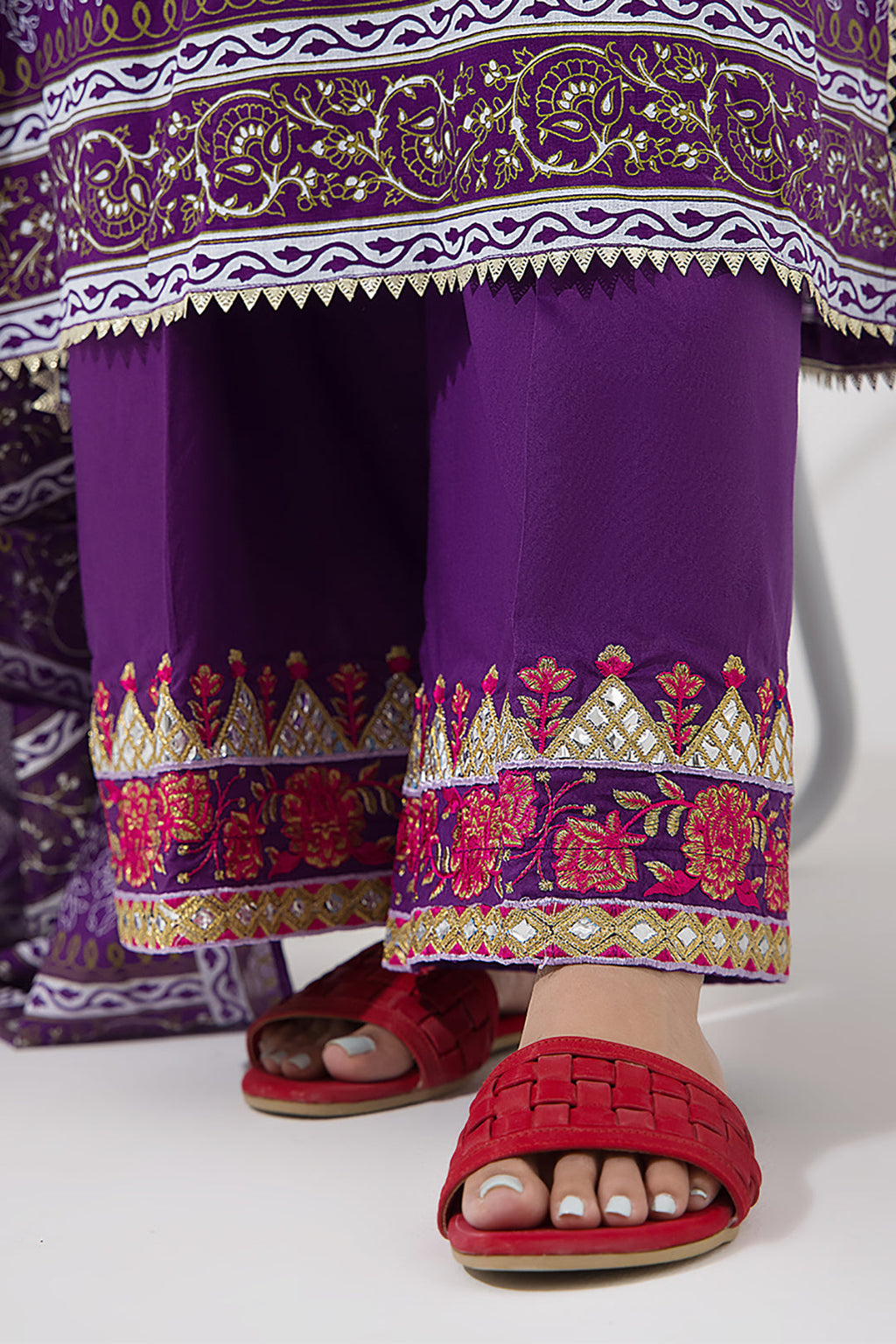 Zellbury | Unstitched 3 Piece Lawn | Embroidered Shirt Shalwar Dupatta - 0196 - Libasekhas