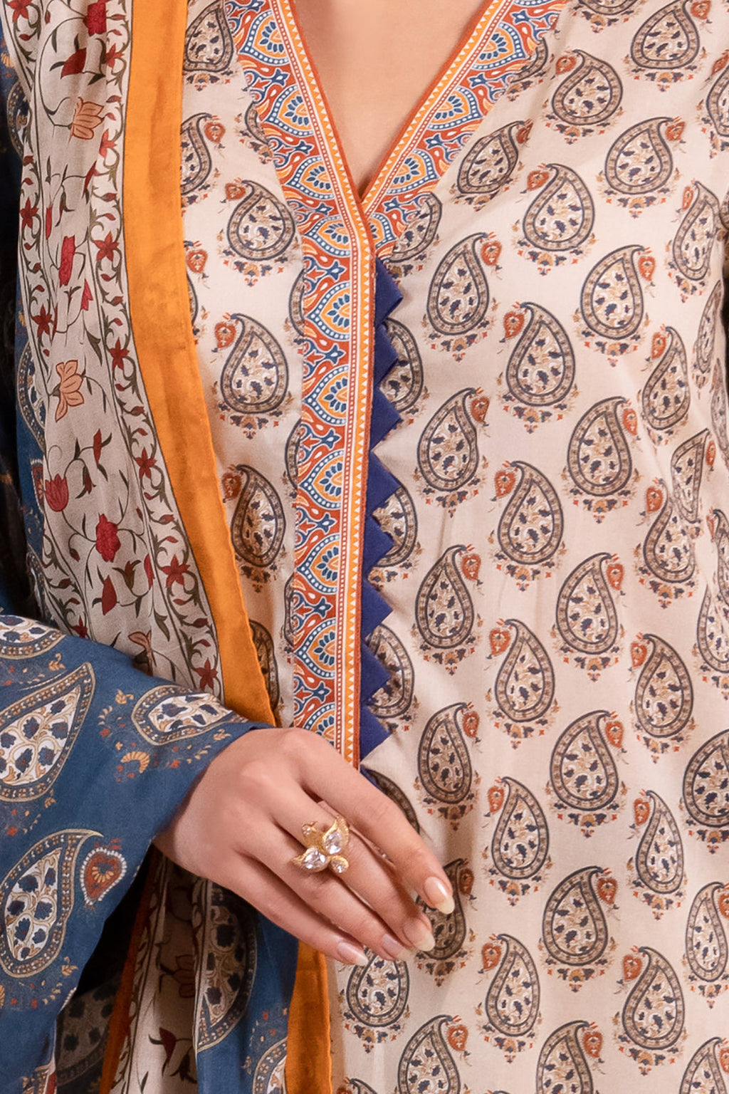 Zellbury | Unstitched 3 Piece Lawn | Shirt Shalwar Dupatta - 1067 - Libasekhas