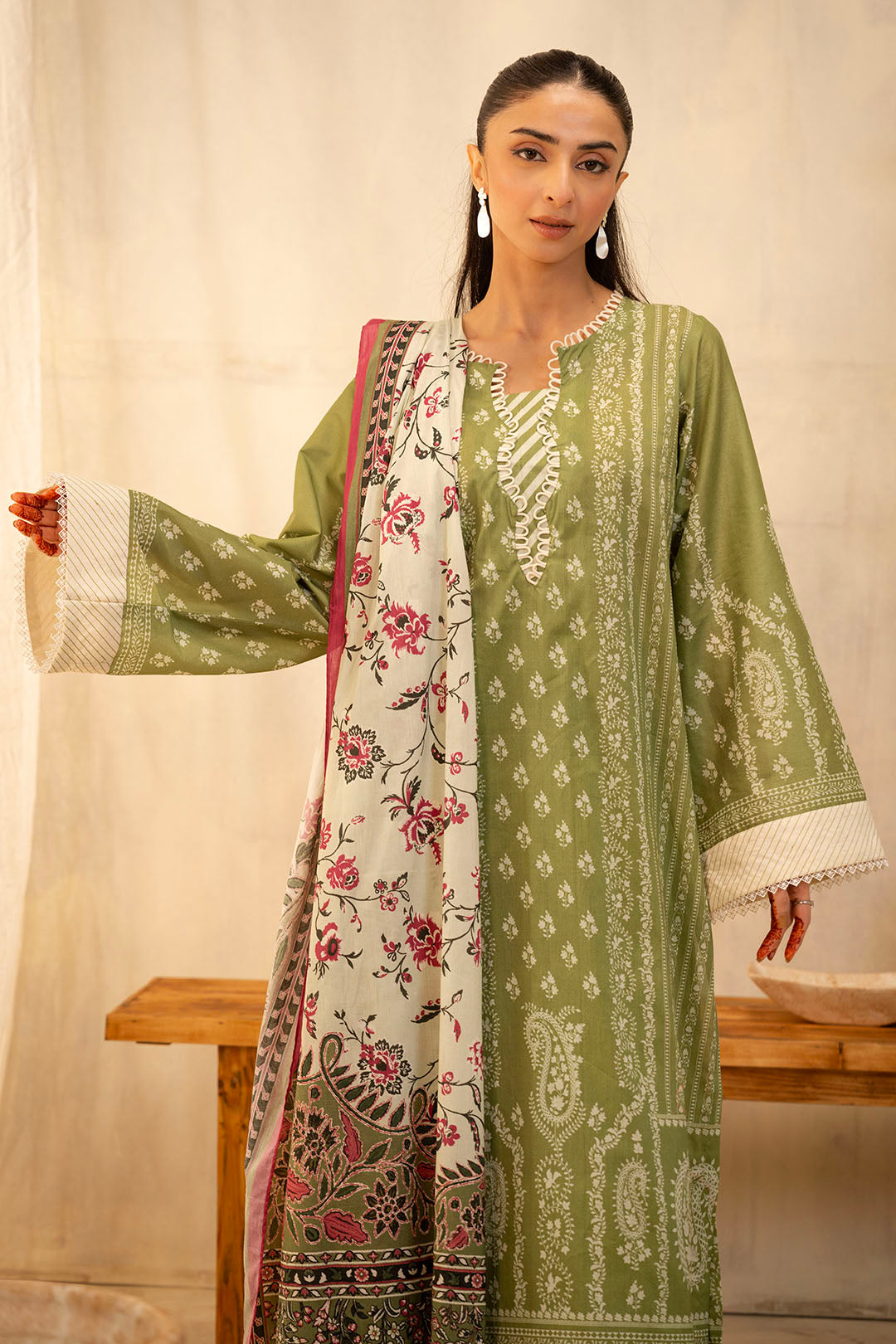 Zellbury | Unstitched 3 Piece Lawn | Shirt Shalwar Dupatta - 0134 - Libasekhas