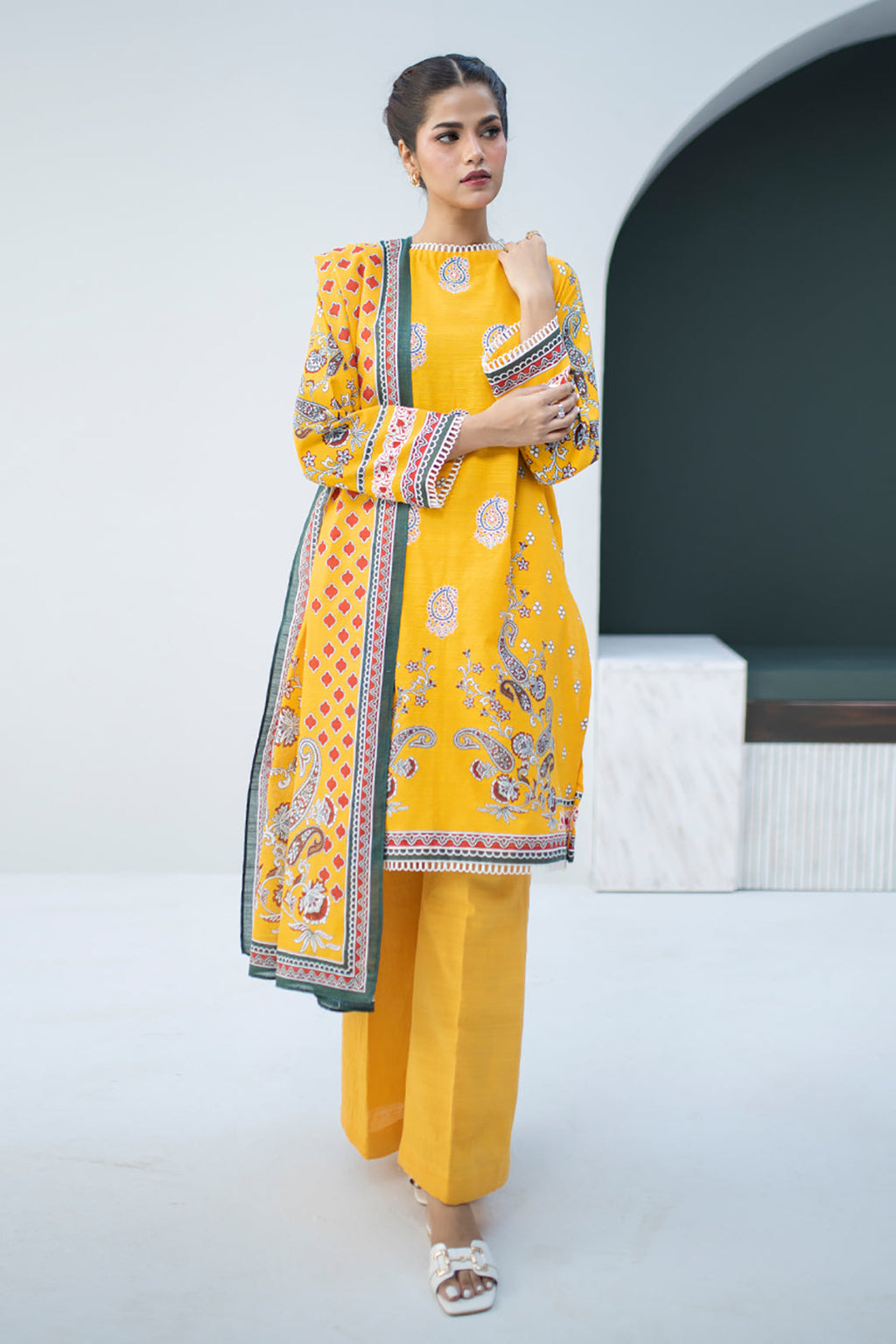 Zellbury | Unstitched 3 Piece Khaddar | Embroidered Shirt Dupatta - 0799 - Libasekhas