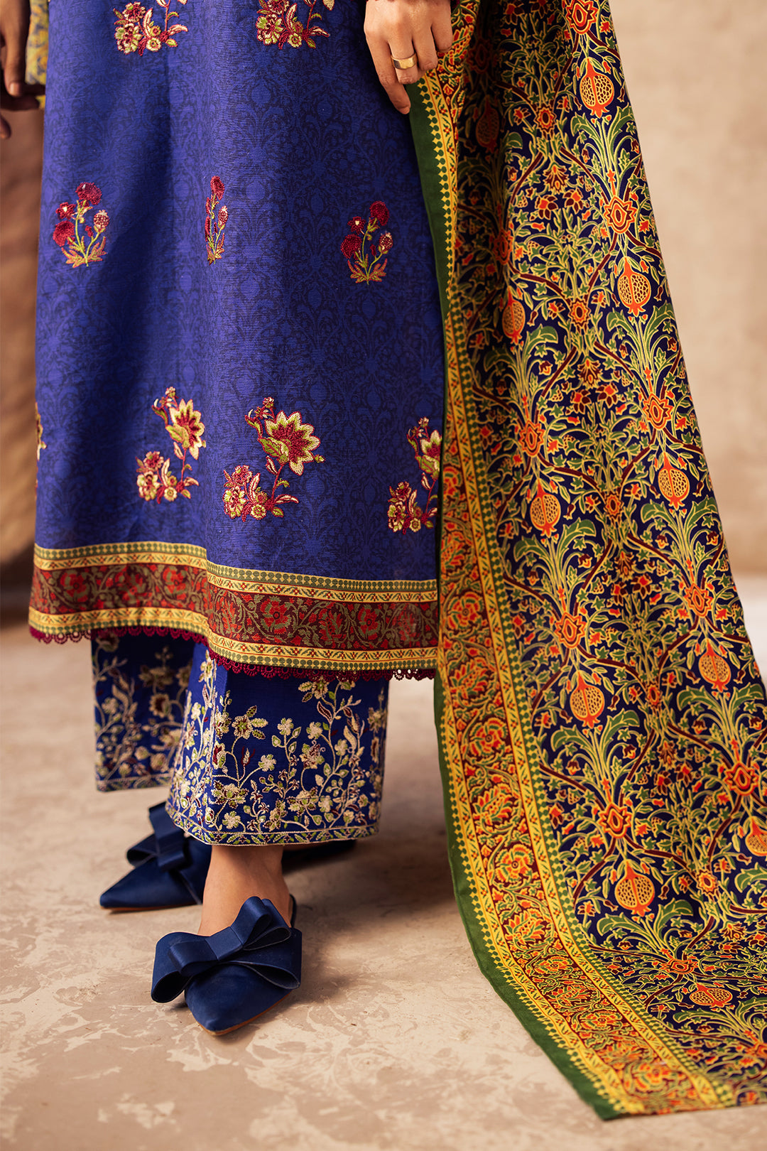 Zellbury | Unstitched 3 Piece Khaddar | Embroidered Shirt Shalwar Dupatta - 0221 - Libasekhas