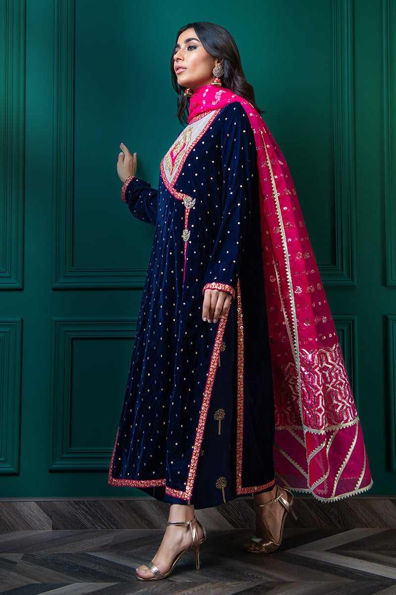 Wardha Saleem | Velvets Winter Fall 24 |  Shalimar - Riwayat-e-Khas