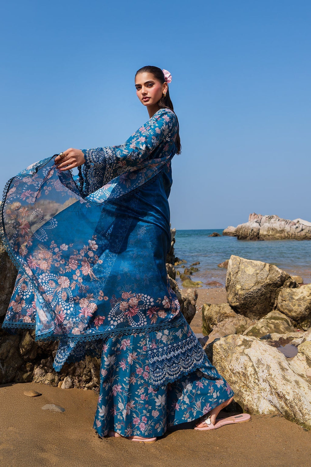 Afrozeh | Endless Summer | Noa