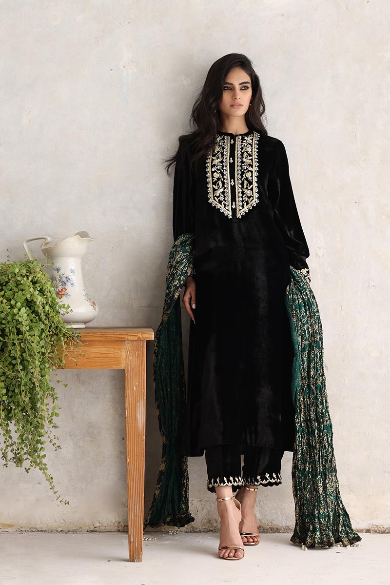 Sana Abbas | Velvet Formals | ZAAI - Riwayat-e-Khas