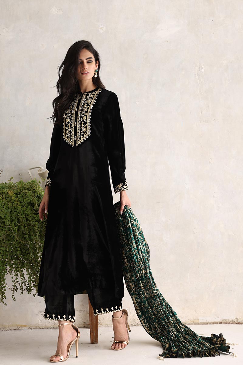 Sana Abbas | Velvet Formals | ZAAI - Riwayat-e-Khas