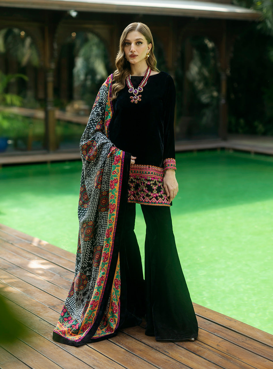 Zainab Chottani | Makhmal Luxe Pret | Zulmat - Riwayat-e-Khas