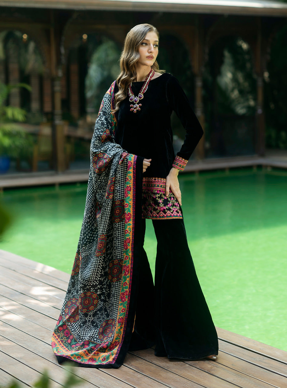 Zainab Chottani | Makhmal Luxe Pret | Zulmat - Riwayat-e-Khas