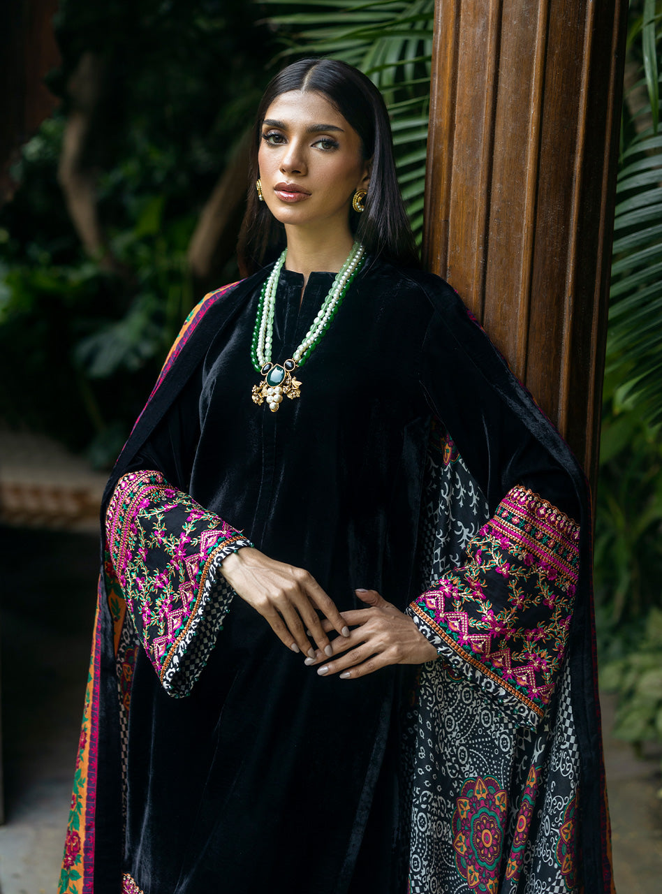 Zainab Chottani | Makhmal Luxe Pret | Ghazaleh - Riwayat-e-Khas