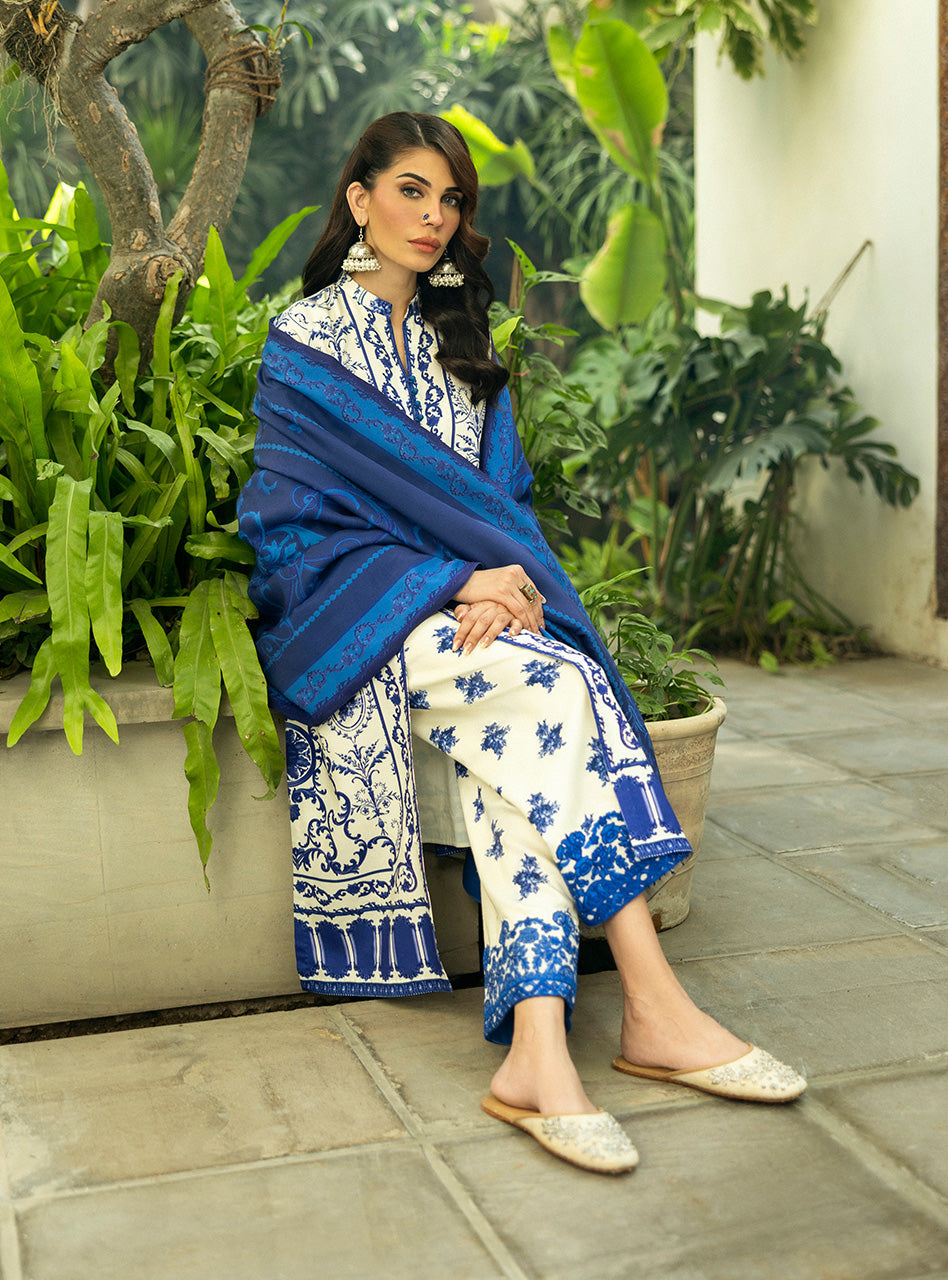 Zainab Chottani | Winter Shawls 24 |  Rania - Riwayat-e-Khas