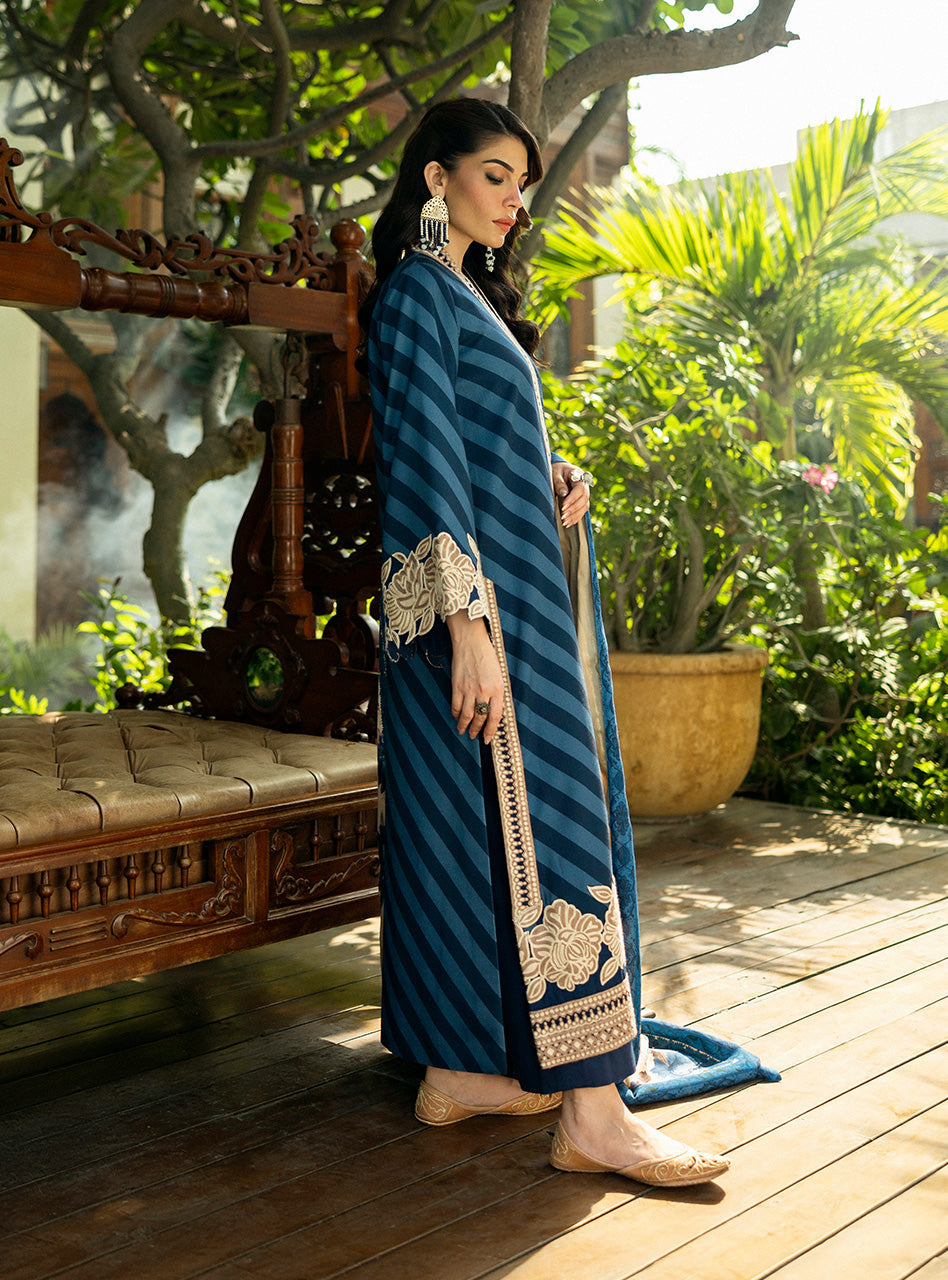 Zainab Chottani | Winter Shawls 24 |  Alayna - Riwayat-e-Khas