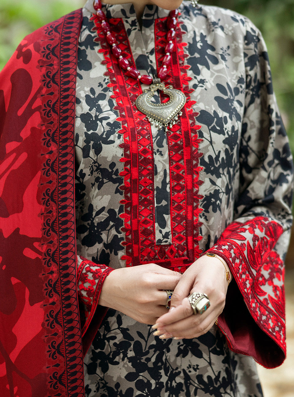 Zainab Chottani | Winter Shawls 24 |  Zemestan - Riwayat-e-Khas