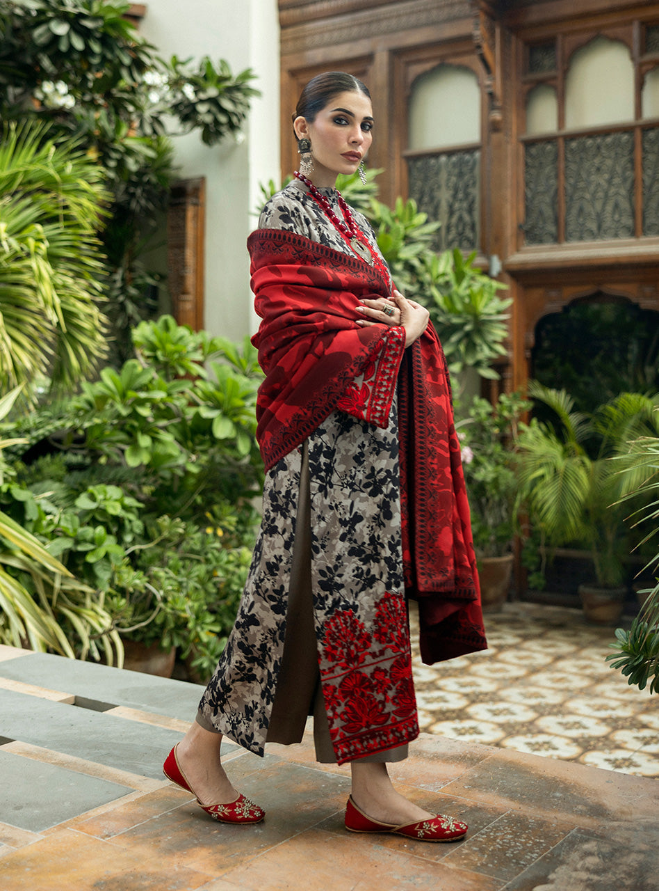 Zainab Chottani | Winter Shawls 24 |  Zemestan - Riwayat-e-Khas