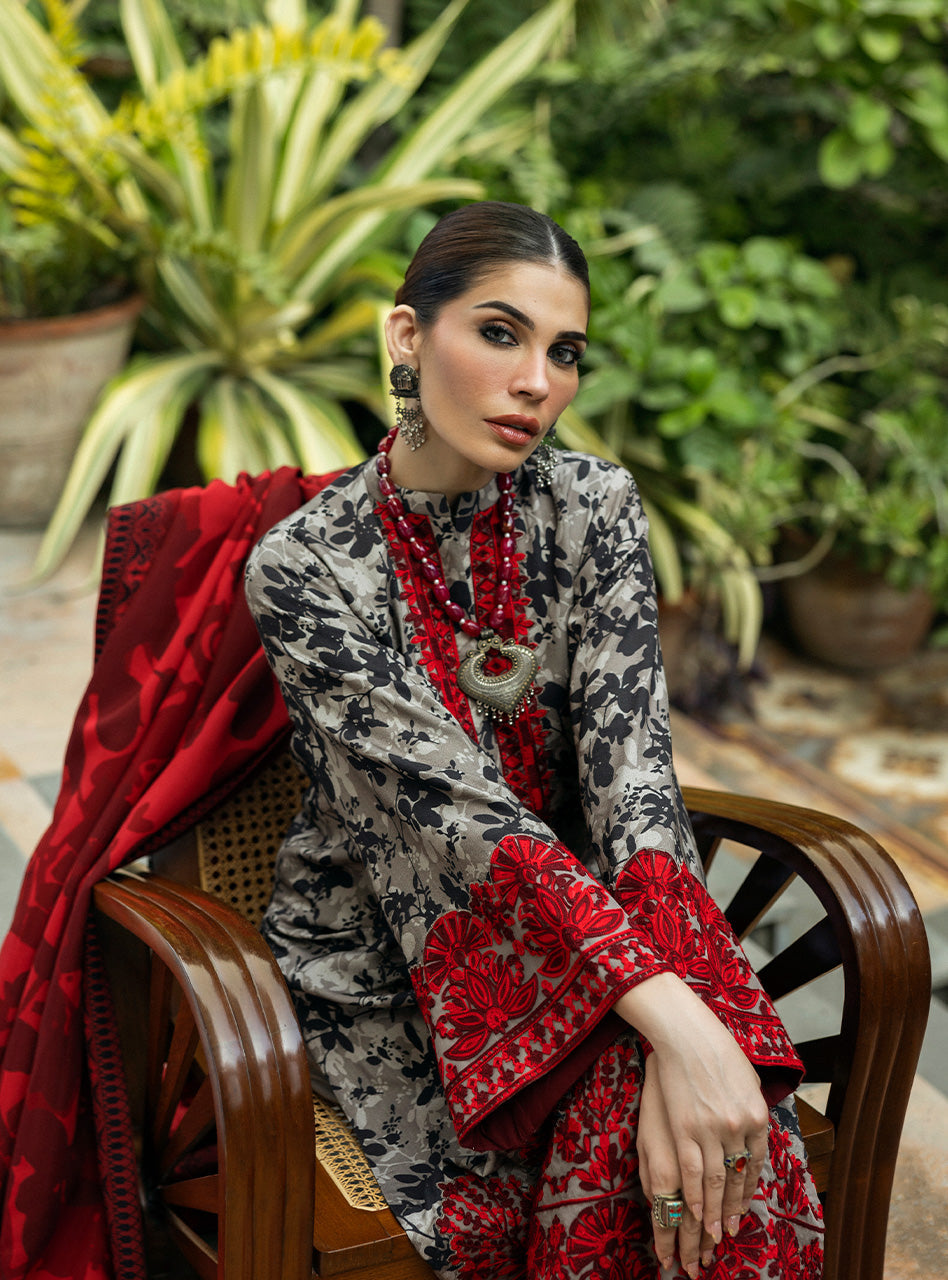 Zainab Chottani | Winter Shawls 24 |  Zemestan - Riwayat-e-Khas