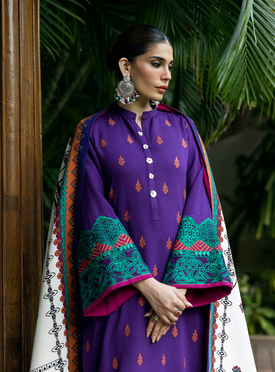 Zainab Chottani | Winter Shawls 24 |  Vaniza - Riwayat-e-Khas