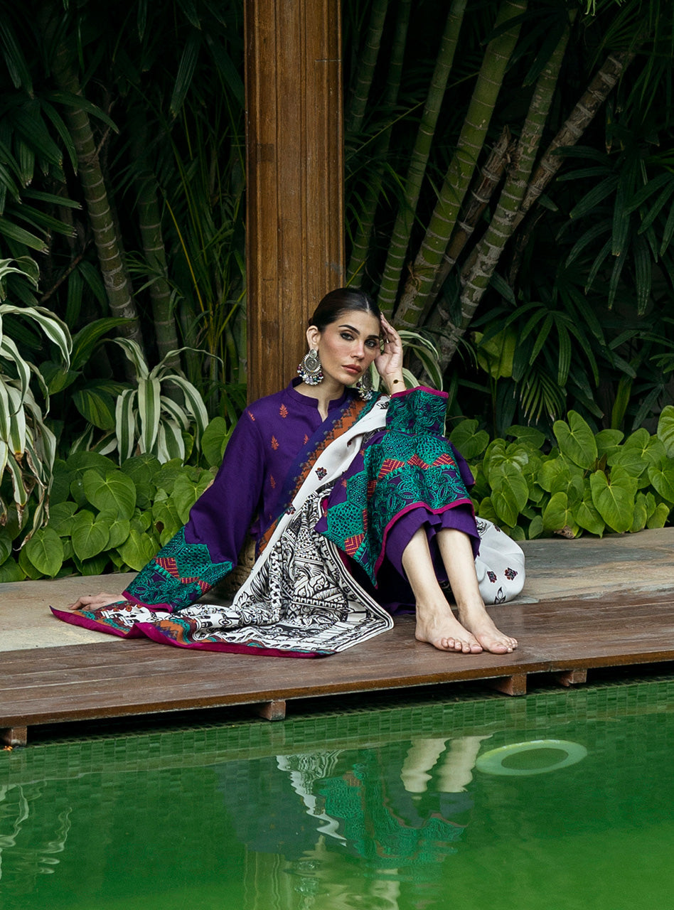 Zainab Chottani | Winter Shawls 24 |  Vaniza - Riwayat-e-Khas