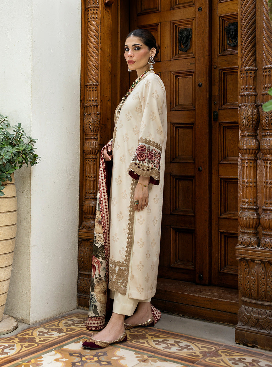 Zainab Chottani | Winter Shawls 24 |  Shyna - Riwayat-e-Khas