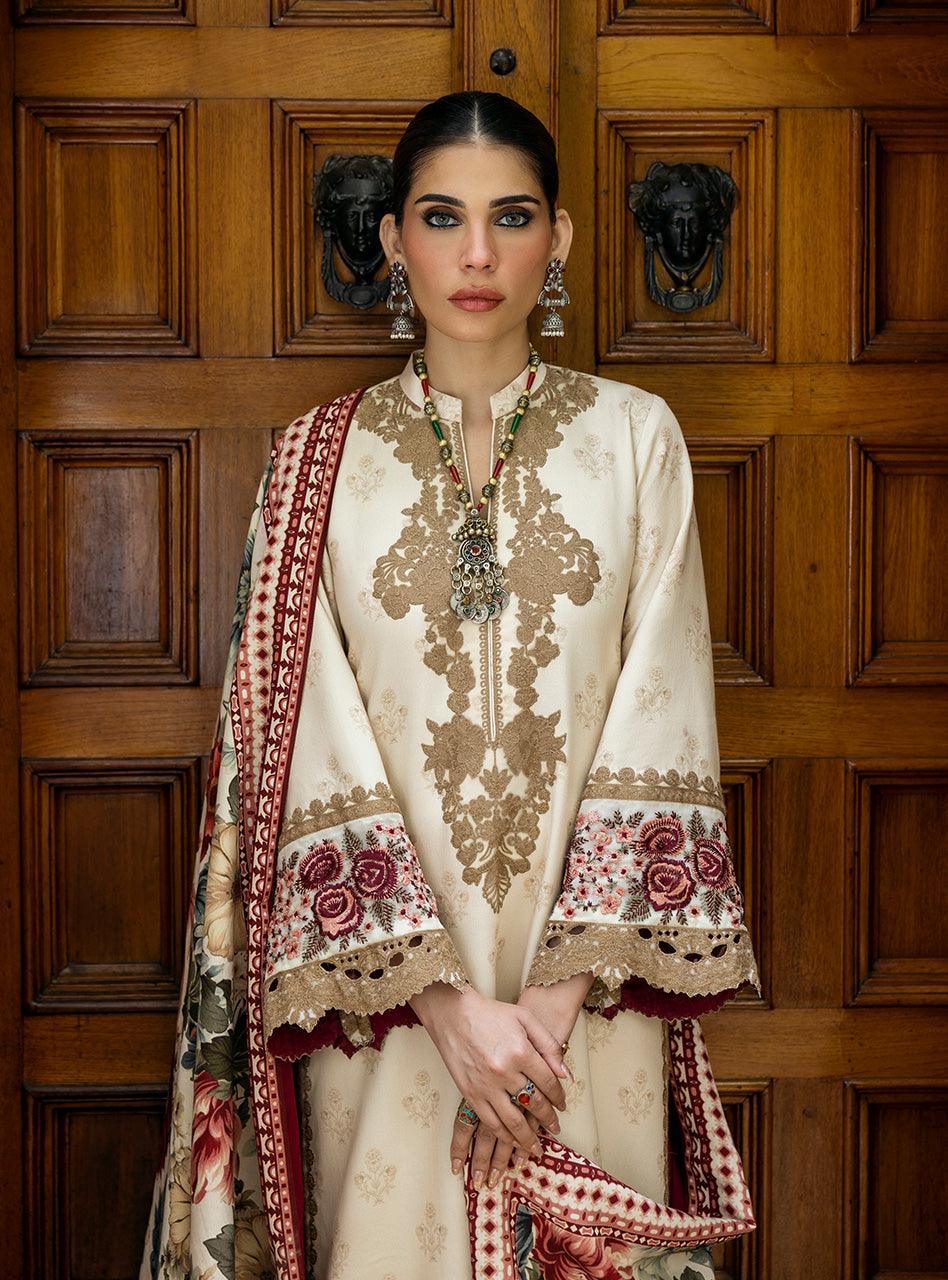 Zainab Chottani | Winter Shawls 24 |  Shyna - Riwayat-e-Khas