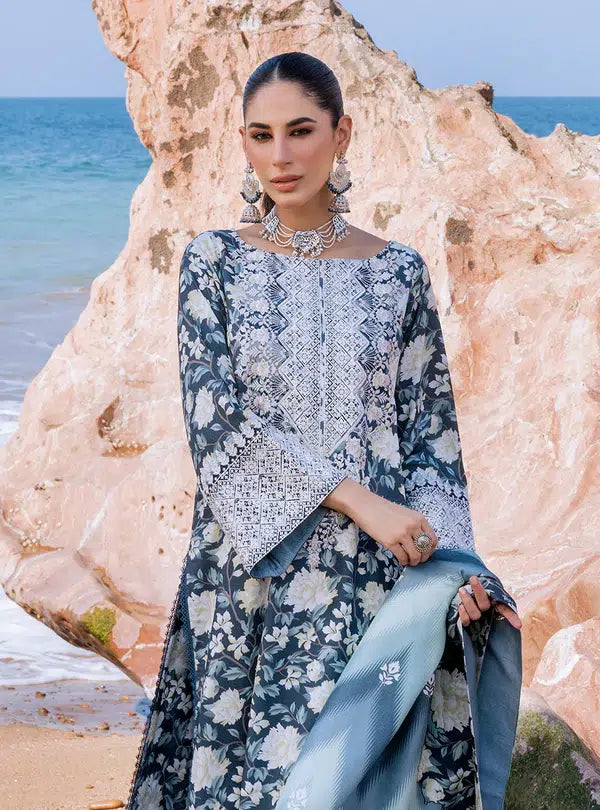 Zainab Chottani | Winter Shawls | Kinara - Riwayat-e-Khas
