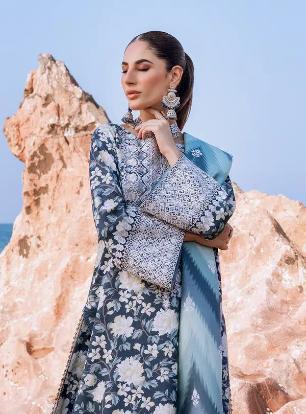 Zainab Chottani | Winter Shawls | Kinara - Riwayat-e-Khas