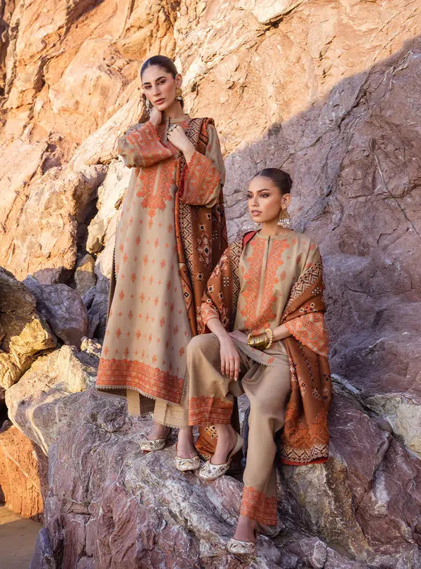Zainab Chottani | Winter Shawls | Azal - Riwayat-e-Khas