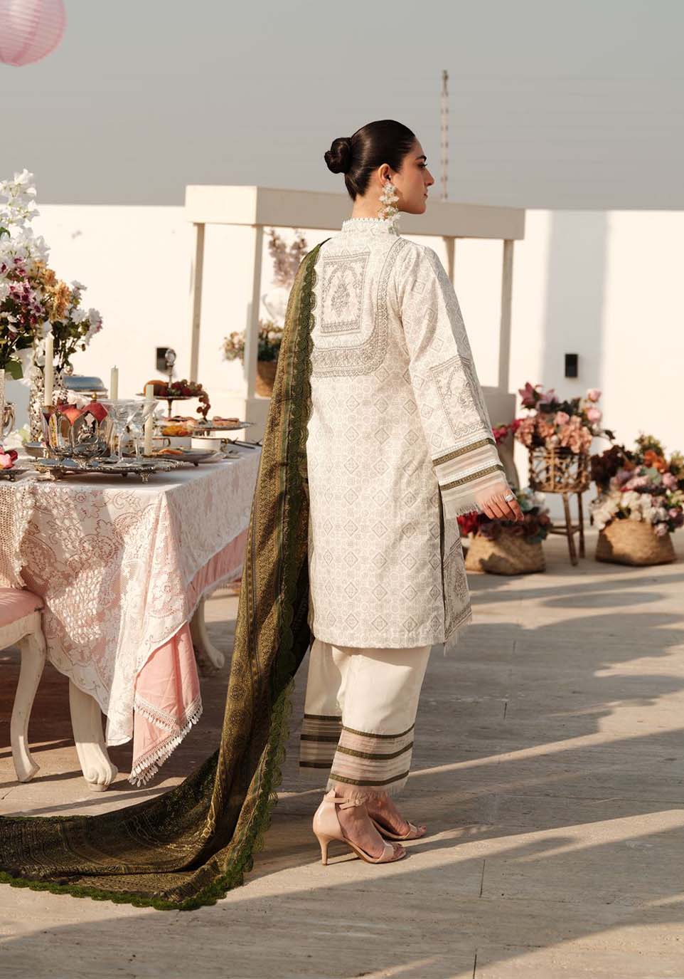 Zarqash | Luxe Lawn 24 | ZQ 9 - Riwayat-e-khas