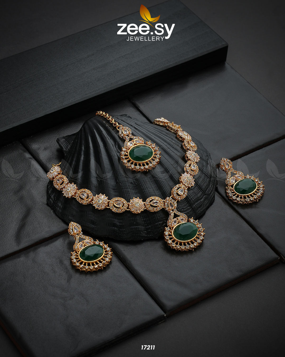 Zirconic Starburst Necklace - Libasekhas