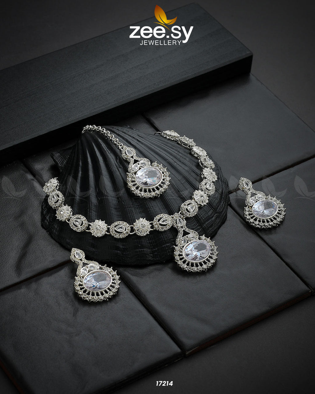 Zirconic Starburst Necklace - Libasekhas