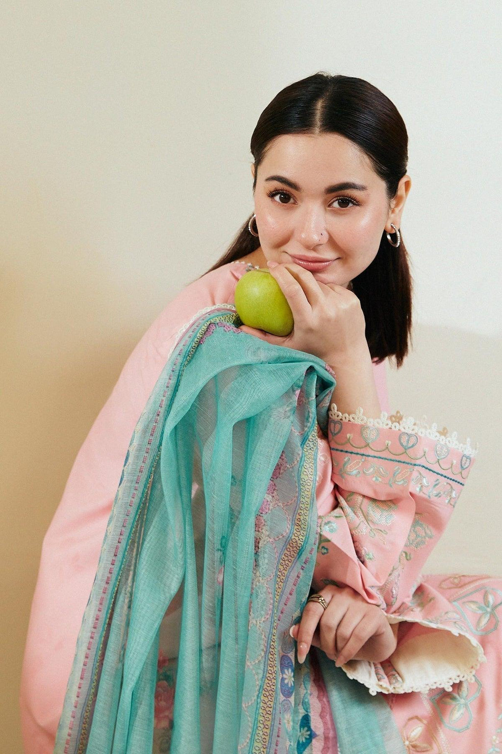 Zara Shahjahan - Zoya 8A - Riwayat-e-khas