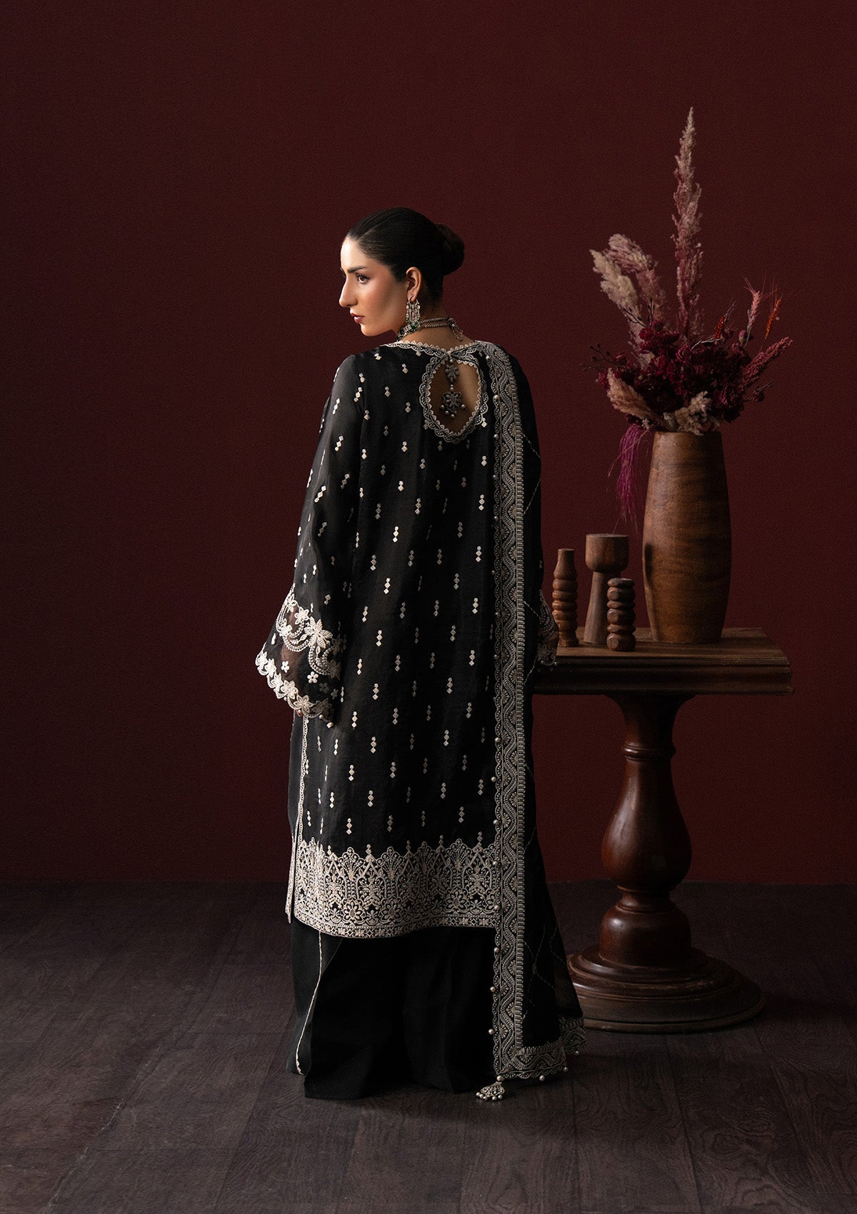 Aik Atelier | Lady Aik 25 | LOOK 02
