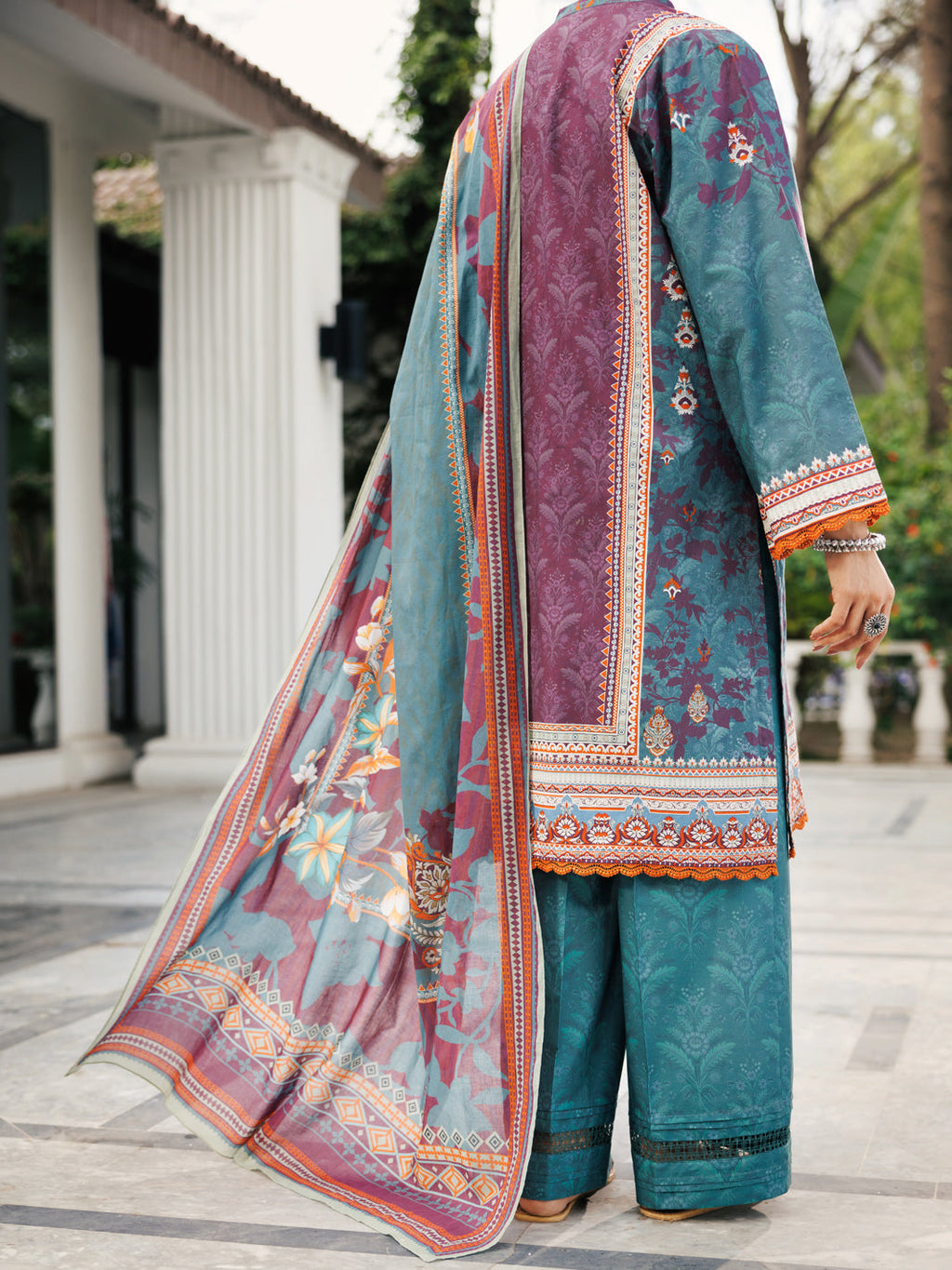 Almirah | Traditional Tale | ALP-3PS-2119