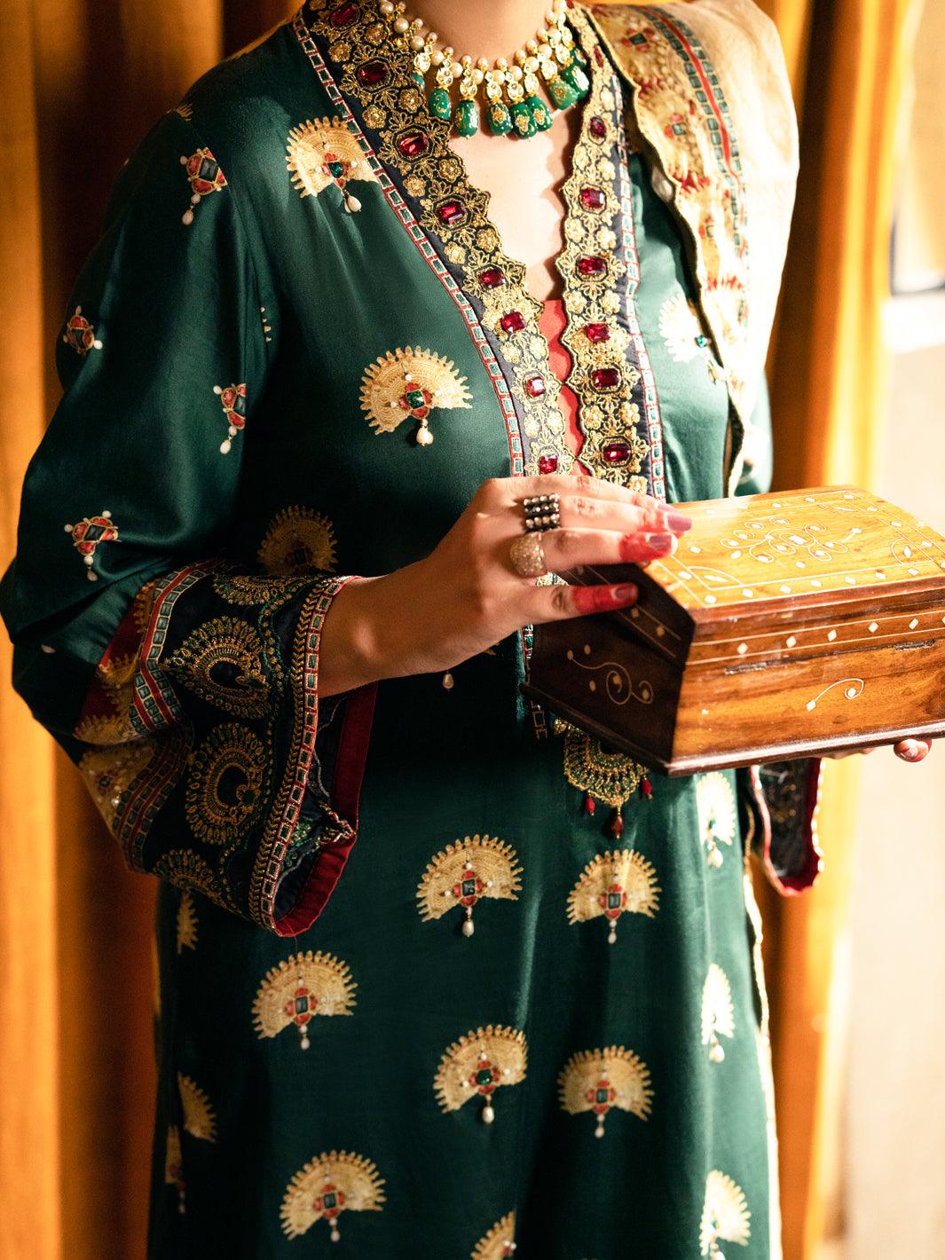 Almirah | Luxury Edit | AWP-3PS-563