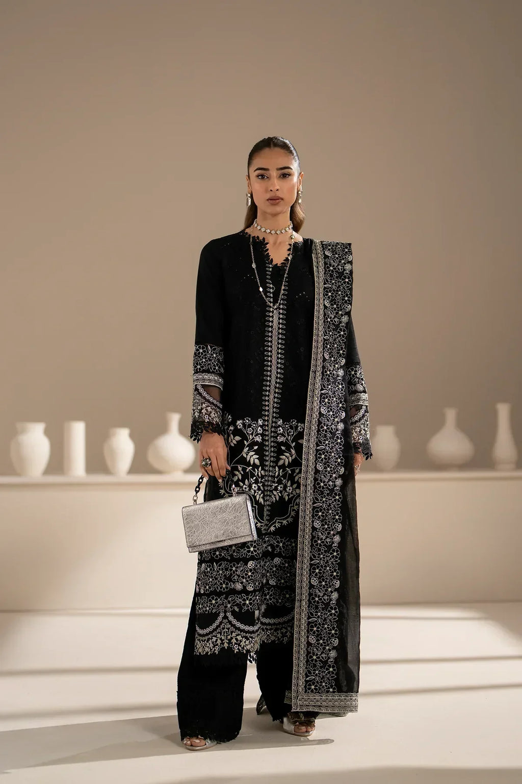 Azzal | Aghaaz Luxury Lawn | Siyah - Riwayat-e-Khas