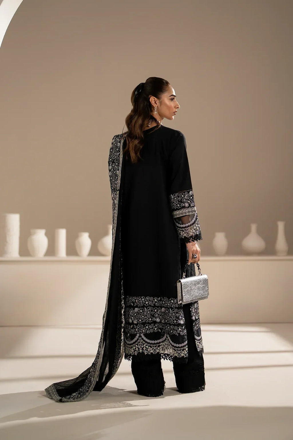 Azzal | Aghaaz Luxury Lawn | Siyah - Riwayat-e-Khas