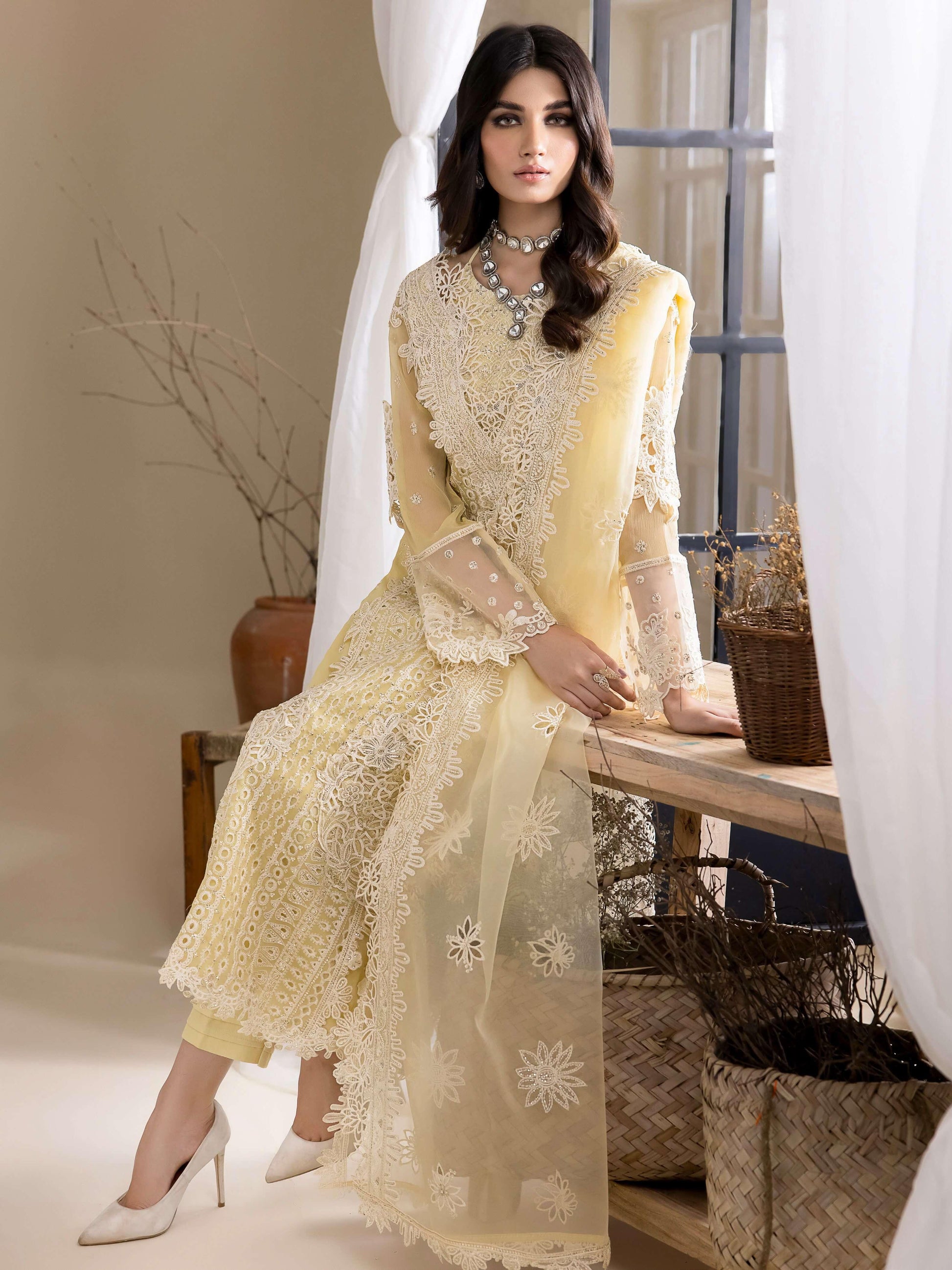 IZNIK Chinon Vol-03 Embroidered Chiffon 3Pc Suit CC-23 Delilah - House Of Anaya