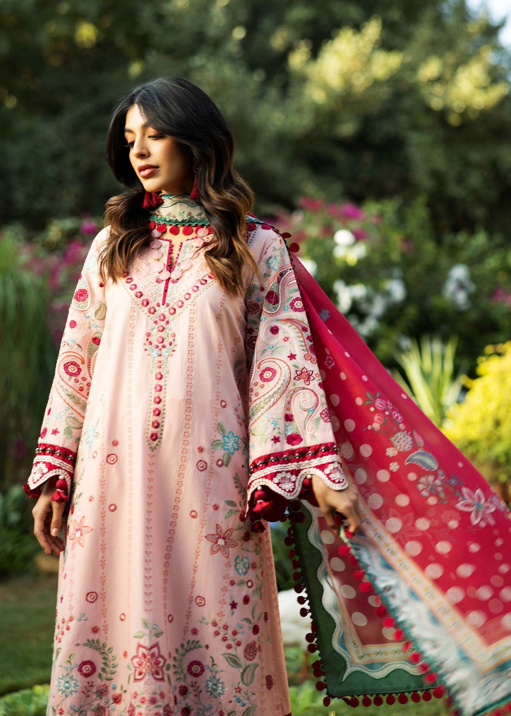 Sadaf Fawad Khan | Siraa Lawn 25 | PAISLEY GARDEN - B - Riwayat-e-Khas