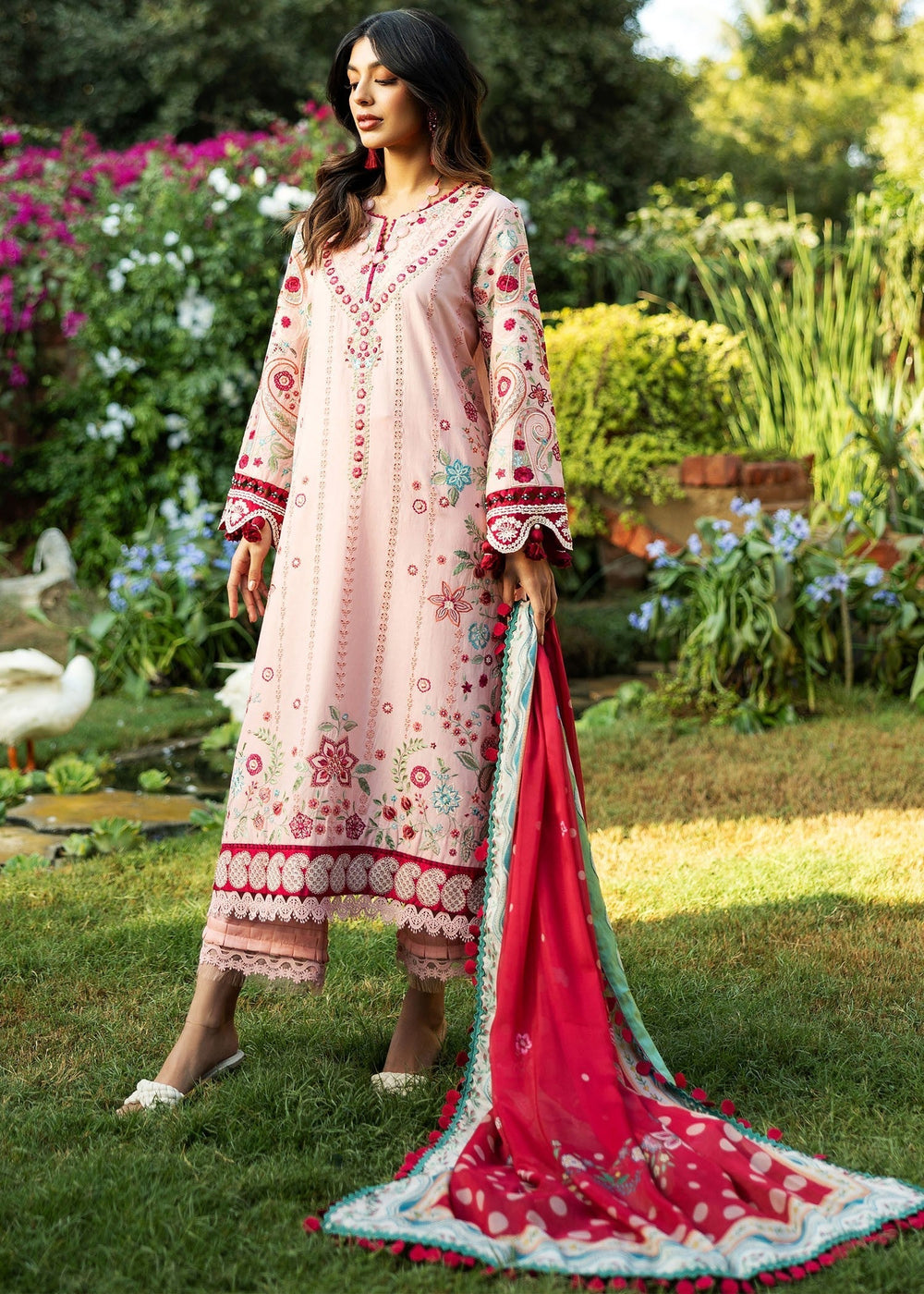 Sadaf Fawad Khan | Siraa Lawn 25 | PAISLEY GARDEN - B - Riwayat-e-Khas