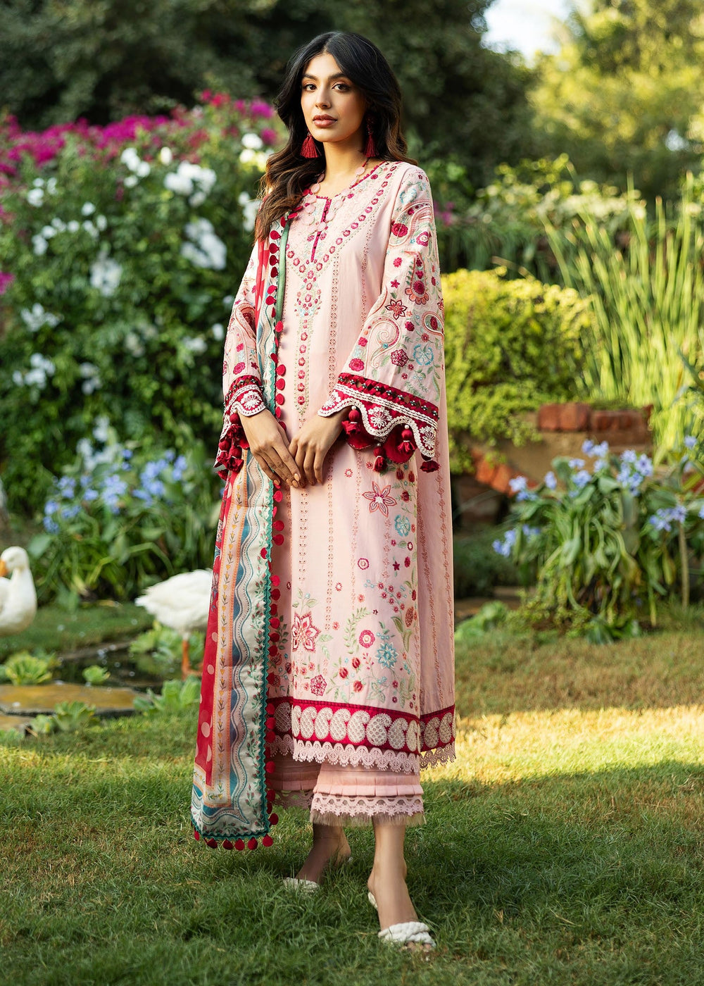 Sadaf Fawad Khan | Siraa Lawn 25 | PAISLEY GARDEN - B - Riwayat-e-Khas